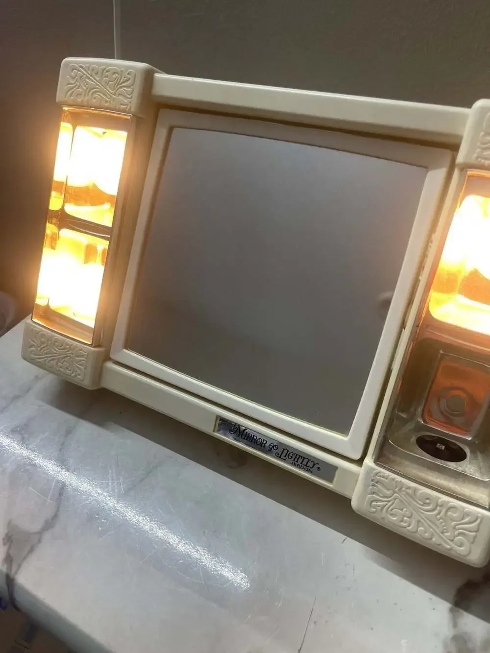 Vintage Jerdon Mirror Go Lightly Illuminated Vanity Makeup Mirror
